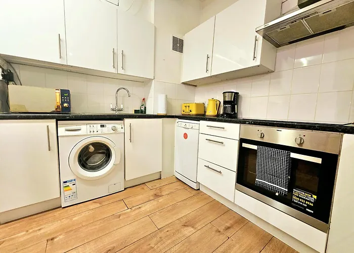 Duplex Home With 3 Bedrooms And Large Sofa-Bed Plus Back Patio, Near Angel And King\'S Cross Station